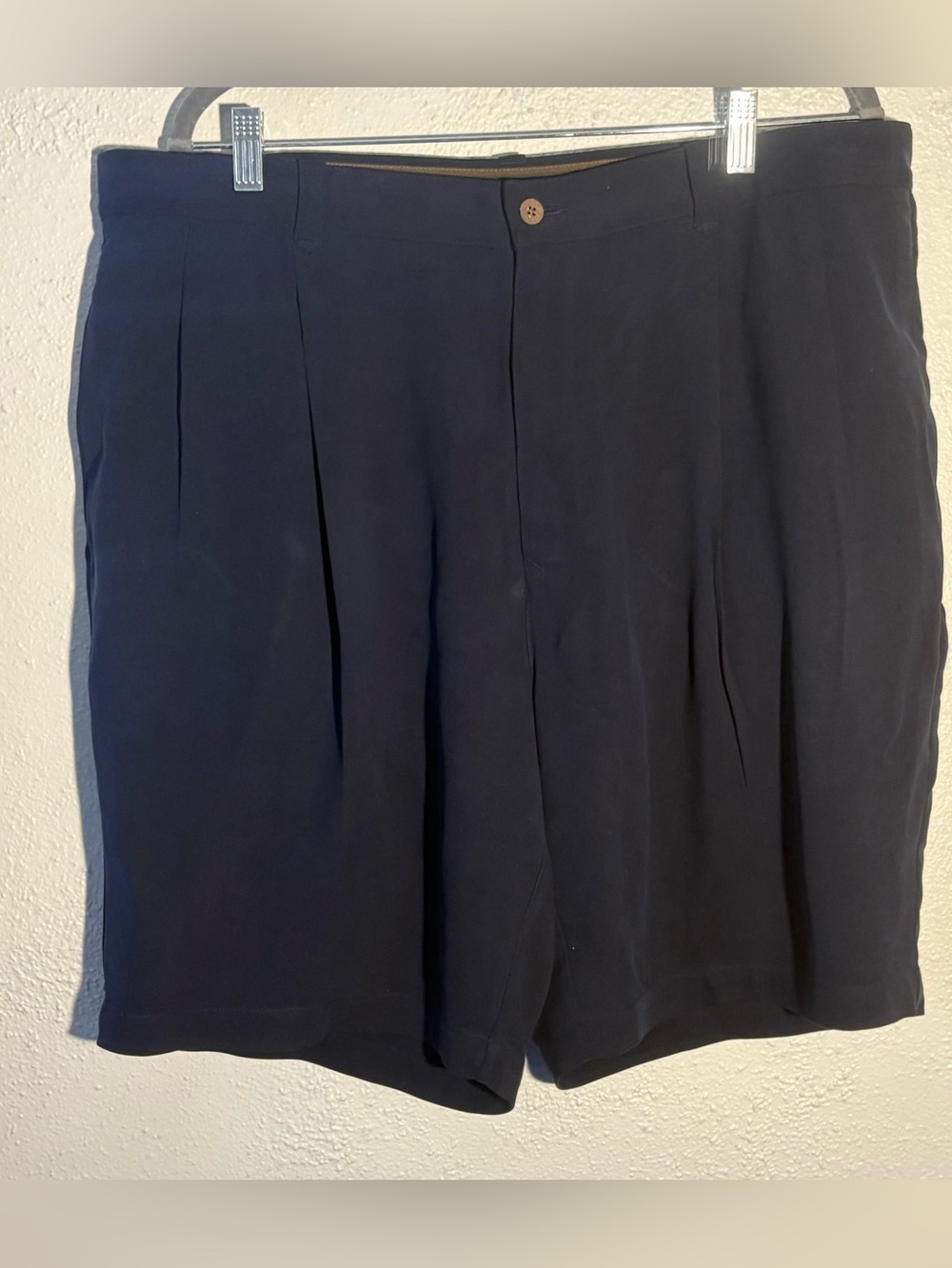 Tommy Bahama Preppy Navy Blue 100% Silk Shorts Men’s Size 40